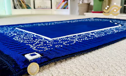 گهداری و بسته‌بندی سجاده نماز مخمل